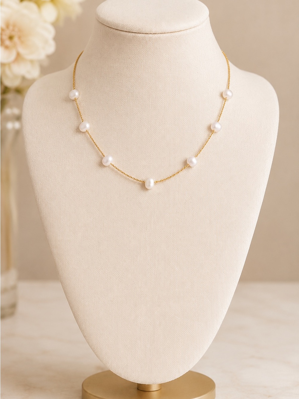 KENDRA SCOTT Leighton Gold Pearl Strand Necklace in Freshwater - Picture 2 of 6
